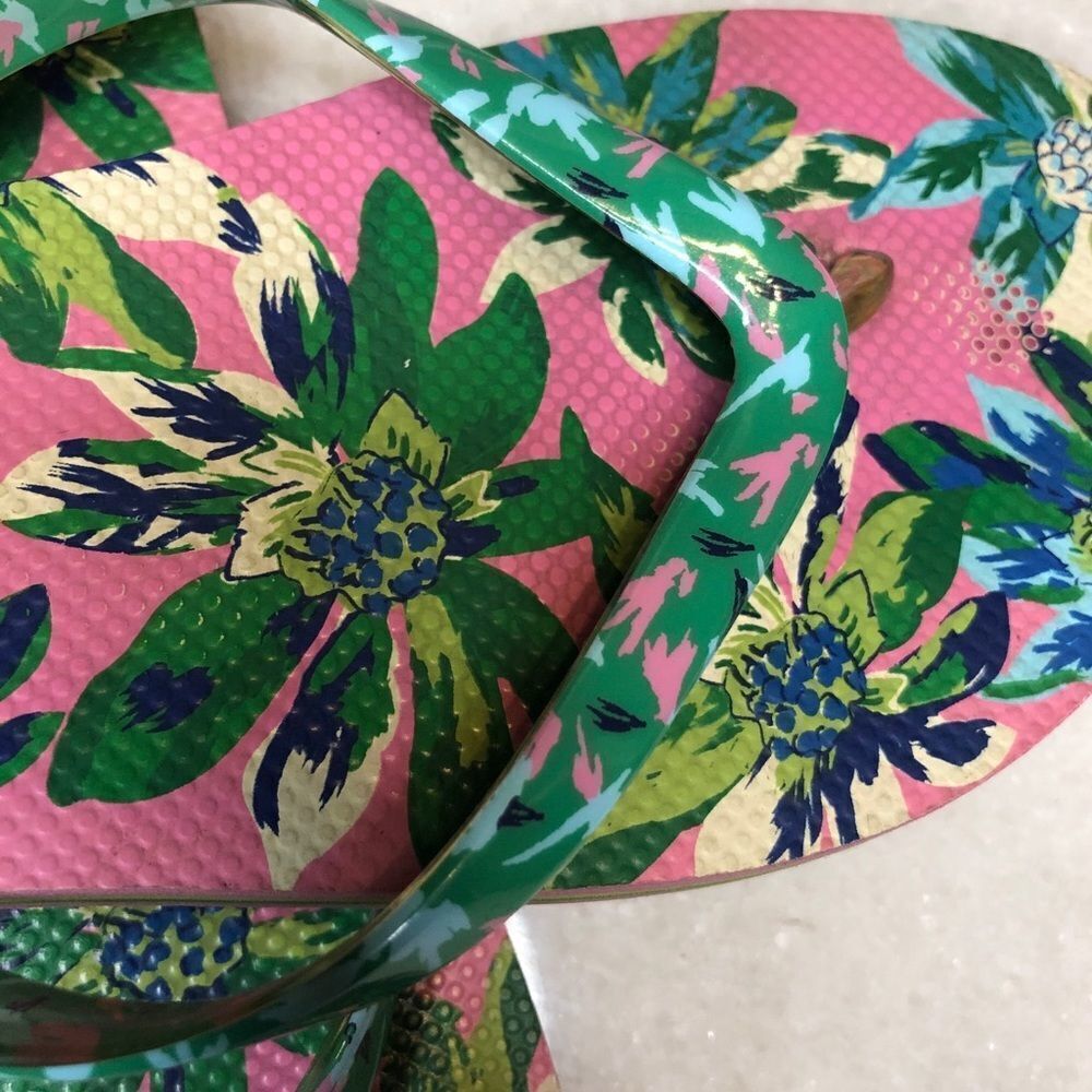 Vera Bradley pink and green floral flip flops 7/8 - Picture 3 of 9